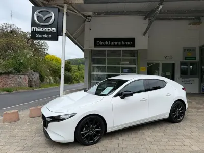 Gebraucht Mazda 3 Homura-Line 150 PS (110 kW) 2022 Arctic white Limousine