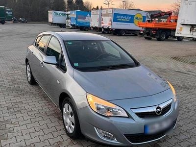 Gebraucht Opel Astra Edition 140 PS (102 kW) 2010 Grau Kleinwagen