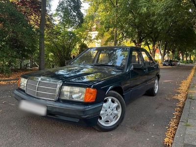Second-hand Mercedes 190 109 CP (80 kW) 1991 Albastru Berlinǎ