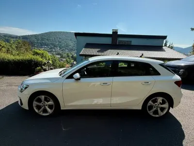 Gebraucht Audi A3 Sportback Ambiente 150 PS (110 kW) 2021 Weiß Kleinwagen