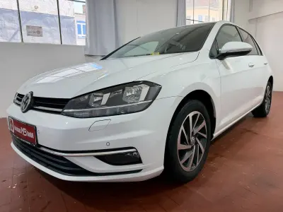 Używany VW Golf VII Sound 116 KM (85 kW) 2017 Biały Sedan/Limuzyna