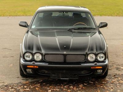Jaguar XJR