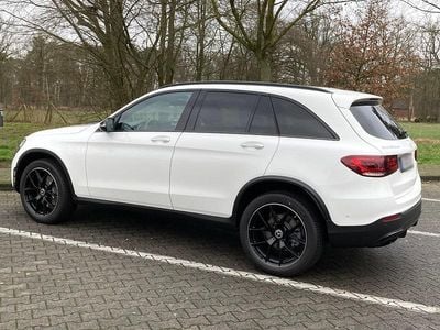 Używany Mercedes GLC300e AMG line Plus 306 KM (225 kW) 2022 Biały SUV