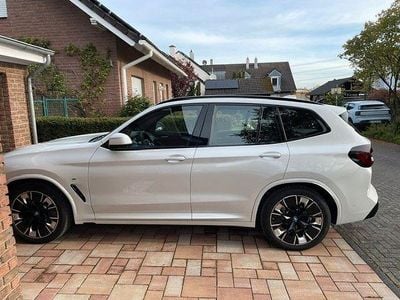 Begagnad BMW iX3 Impressive 210 kW (286 HK) 2025 Vit SUV