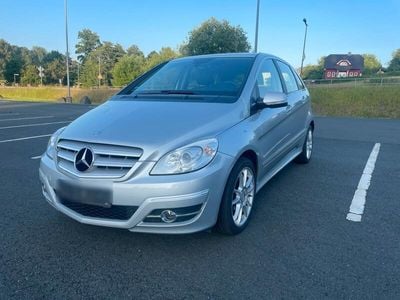 Mercedes B180