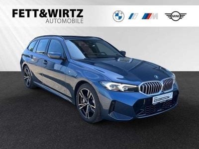 Gebraucht BMW 330 M Sport 245 PS (180 kW) 2024 Arctic race blue metallic Kombi