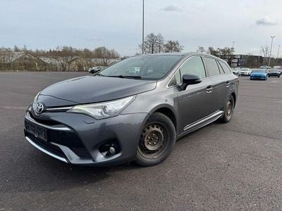 Gebraucht Toyota Avensis Comfort 147 PS (108 kW) 2017 Grau Kombi