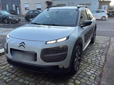 Gebraucht Citroën C4 Cactus 99 PS (72 kW) 2015 Weiß Kleinwagen
