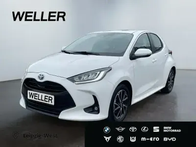 Gebraucht Toyota Yaris Hybrid Team 116 PS (85 kW) 2022 Weiss Kleinwagen