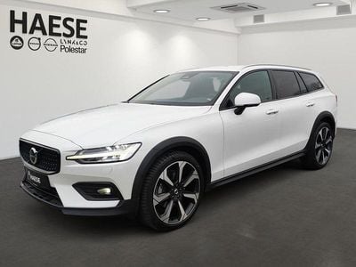 Second-hand Volvo V60 CC Plus 197 CP (144 kW) 2024 Alb Break