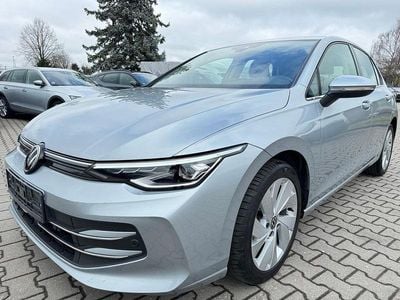 Usado VW Golf VIII Style 150 HP (110 kW) 2025 Prateado Sedan