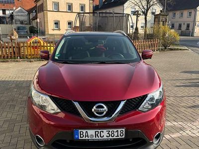 Gebraucht Nissan Qashqai 360º 163 PS (119 kW) 2015 Rot SUV
