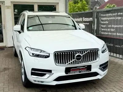Używany Volvo XC90 Inscription 235 KM (172 kW) 2021 Biały SUV
