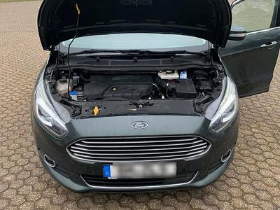 Gebraucht Ford S-MAX Titanium 189 PS (139 kW) 2017 Grün Van / Kleinbus