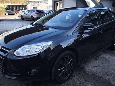 Gebraucht Ford Focus SYNC Edition 125 PS (91 kW) 2014 Pantherschwarz metallic Kombi