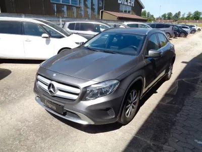 Gebraucht Mercedes GLA200 156 PS (114 kW) 2015 Grau SUV