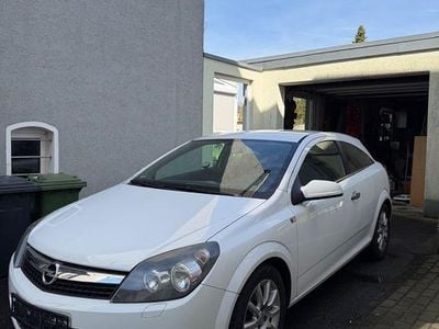 Gebraucht Opel Astra GTC Innovation 90 PS (66 kW) 2009 Weiß Limousine