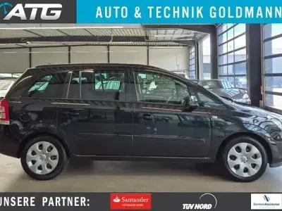 Gebraucht Opel Zafira Family 140 PS (102 kW) 2013 Andere Van / Kleinbus