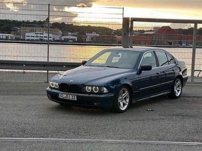 BMW 523
