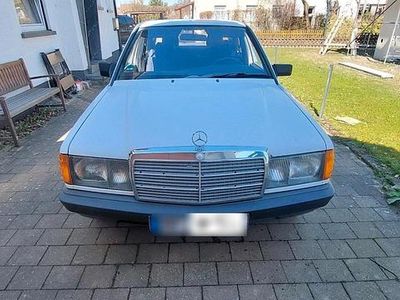 Usata Mercedes 190 102 CV (75 kW) 1988 Bianco Berlina