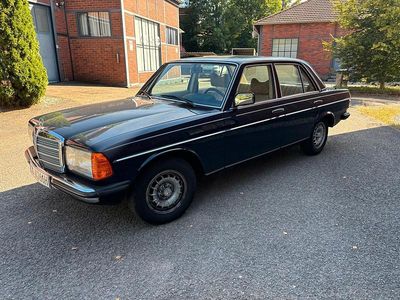 Blau Gebraucht 1979 Mercedes 200 Limousine | 9.900 €