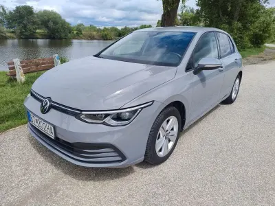 Gebraucht VW Golf VIII 131 PS (96 kW) 2022 Grau Limousine
