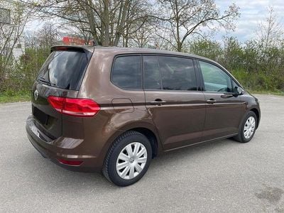 Gebraucht VW Touran Comfortline 116 PS (85 kW) 2017 Braun Van / Kleinbus