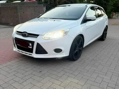 Gebraucht Ford Focus 115 PS (84 kW) 2013 Weiß Kombi