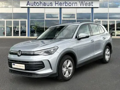 Gebraucht VW Tiguan Life 150 PS (110 kW) 2025 Silber SUV