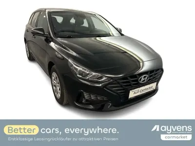Gebraucht Hyundai i30 Select 116 PS (85 kW) 2021 Phantom black Kombi