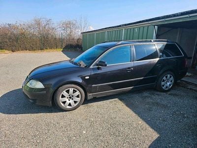 Gebraucht VW Passat 131 PS (96 kW) 2002 Schwarz Kombi