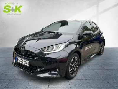 Neu Toyota Yaris Style 131 PS (96 kW) 2025 Schwarz Kleinwagen