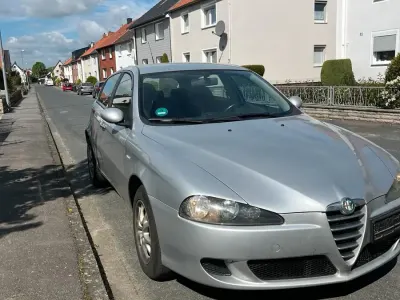 Gebraucht Alfa Romeo 147 60 PS (44 kW) 2007 Silber Kleinwagen