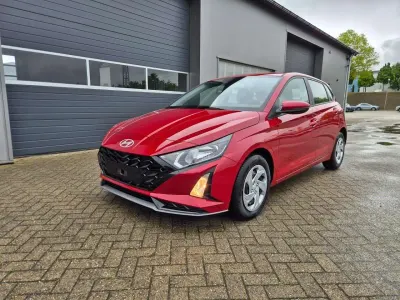 Neu Hyundai i20 90 PS (66 kW) 2026 Dragon red Kleinwagen