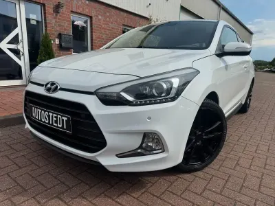 Gebraucht Hyundai i20 Style 101 PS (74 kW) 2015 Weiß Coupé