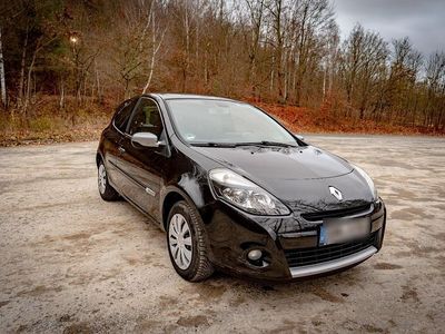 Schwarz Gebraucht 2010 Renault Clio II Kleinwagen | 3.499 € (Fairer Preis)