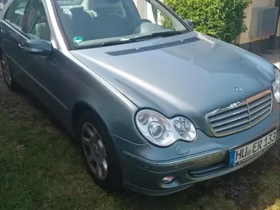 Używany Mercedes C280 231 KM (169 kW) 2006 Niebieski Sedan/Limuzyna