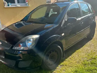 Gebraucht Ford Fiesta 60 PS (44 kW) 2008 Schwarz Kleinwagen