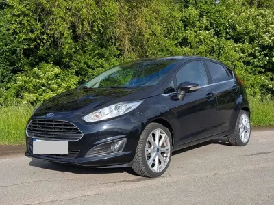 Gebraucht Ford Fiesta Titanium 101 PS (74 kW) 2014 Schwarz Kleinwagen