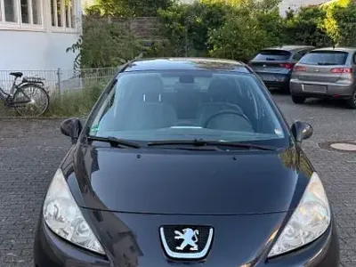 Gebraucht Peugeot 207 Premium 120 PS (88 kW) 2009 Schwarz Limousine