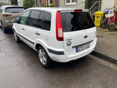 Gebraucht Ford Fusion Style 75 PS (55 kW) 2009 Weiß Kleinwagen