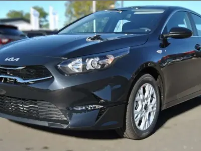 Gebraucht Kia Ceed Vision 101 PS (74 kW) 2024 Zilinaschwarz metallic Kleinwagen