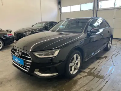 Gebraucht Audi A4 Sport 163 PS (119 kW) 2022 Mythosschwarz metallic Kombi