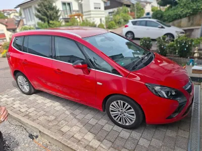 Używany Opel Zafira Tourer drive 170 KM (125 kW) 2016 Czerwony Minivan