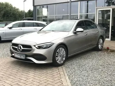 Gebraucht Mercedes C180 AMG 193 PS (141 kW) 2024 Silber Limousine