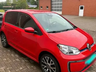 Używany VW e-up! United 61 kW (83 KM) 2021 Czerwony Hatchback