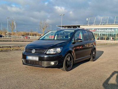 Usata VW Touran Cup 140 CV (102 kW) 2014 Nero Monovolume