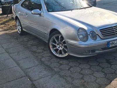 Gebraucht Mercedes CLK230 193 PS (141 kW) 2002 Silber Coupé