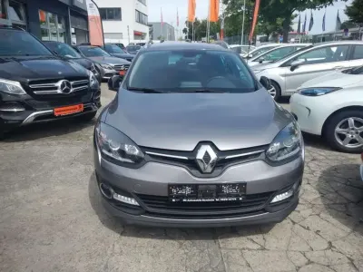 Gebraucht Renault Mégane GrandTour LIMITED 110 PS (80 kW) 2015 Grau cassiopee Kombi
