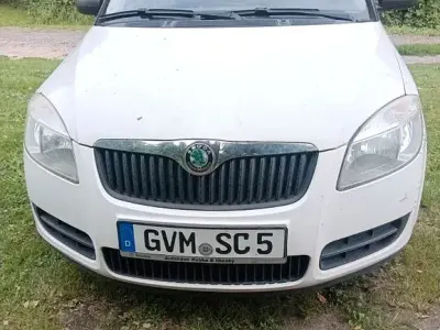 Gebraucht Skoda Roomster 69 PS (50 kW) 2008 Weiß Van / Kleinbus